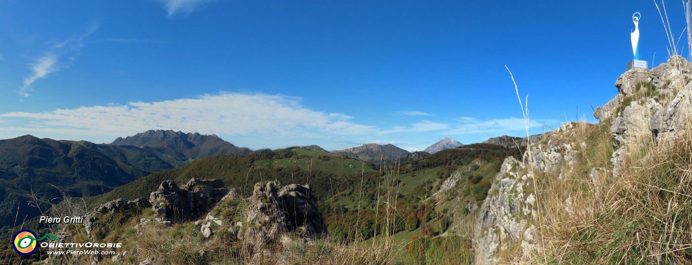 41 Vista panoramica alla Madonna delle cime in Corno Zuccone (1458 m).jpg